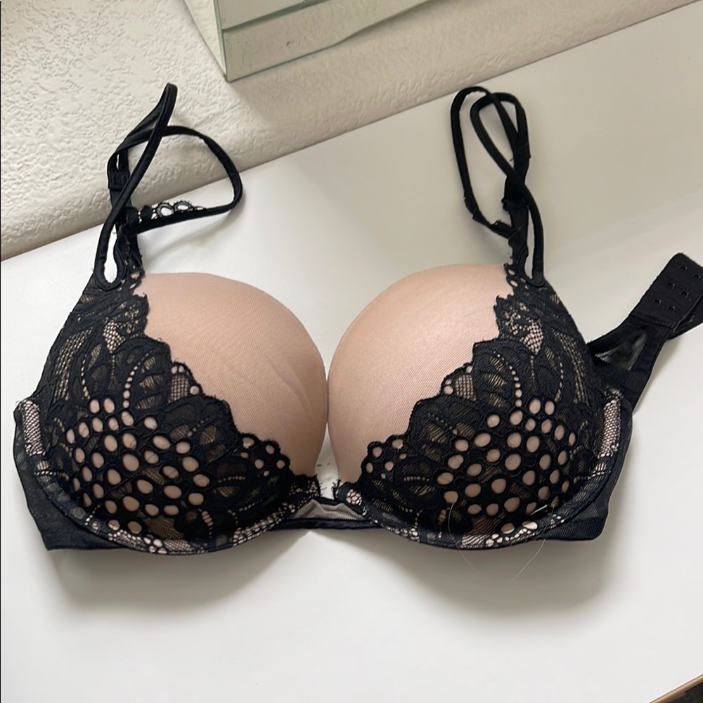 Victoria's Secret Black and Nude Lace Bra